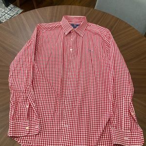 Vineyard vines button up shirt, red and white size Large